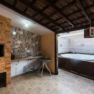Casa De Temporada Com Quintal Interno Casa de Férias